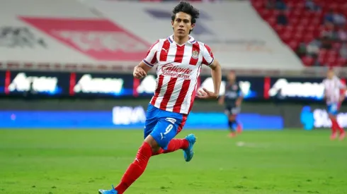 José Juan Macías corre tras un balón (JAM MEDIA)
