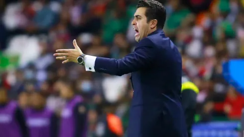 Michel Leaño reclama una jugada (JAM MEDIA)
