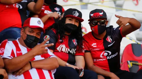 Aficionados de Chivas y Atlas conviven en un Clásico Tapatío (JAM MEDIA)
