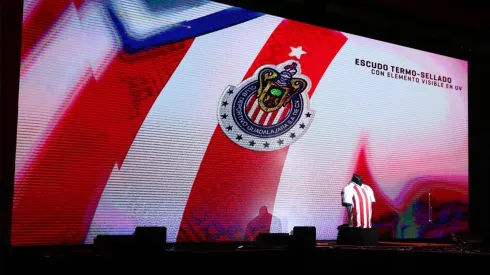 Escudo de Chivas (IMAGO 7)
