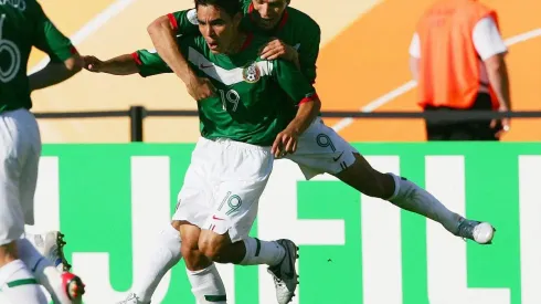 Omar Bravo celebra un gol en Alemania 2006 (JAM MEDIA)
