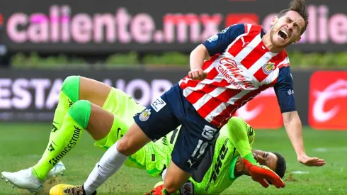 El jugador de Chivas que suplirá a Jesús Angulo ante Atlas