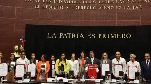 Las rojiblancas formaron parte de la ceremonia de reconocimiento a las mujeres
