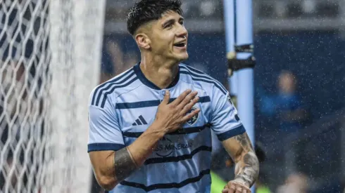 Alan Pulido tiene un acuerdo personal con Chivas que solo espera por la respuesta de Kansas City
