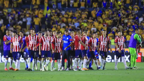 Noticias de Chivas hoy 27 de junio: Se confirmó lo peor de Hierro; se fue Pérez Bouquet; Pauno lo borró 
