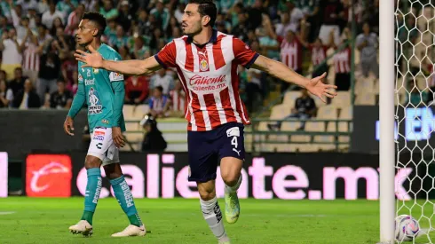 Polémica, pero anotación de Chivas