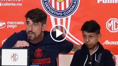 Veljko Paunovic y un emotivo gesto en conferencia de prensa.
