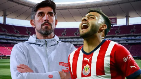 Alexis Vega queda en ridículo ante Veljko Paunovic.
