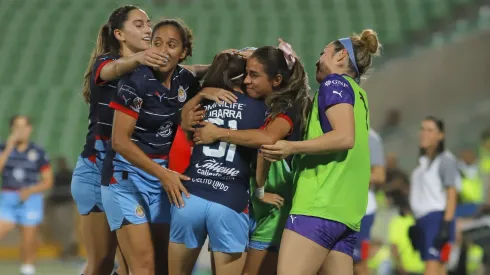 Así fue el arribó de Chivas Feminil para enfrentar a Tigres.
