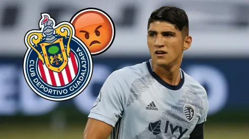 Afición enojada con Alan Pulido.
