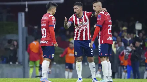 Fernando Beltrán exigió respeto para Víctor Guzmán tras los abucheos de la afición de Chivas
