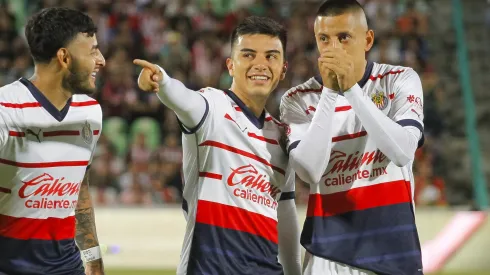 Roberto Alvarado motivó a sus compañeros para el partido del domingo contra Monterrey
