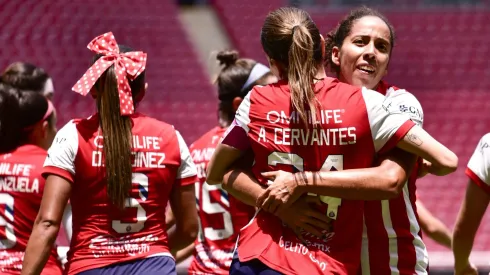 Alicia Cervantes y Karla Martínez representan a Chivas Femenil en el once ideal de la Jornada 9.

