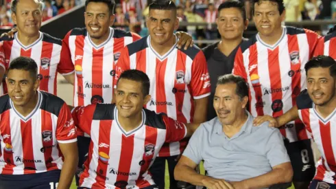 La aparición de Benjamín Galindo como entrenador acaparó la atención de la afición de Chivas en Cancún
