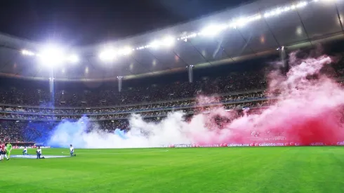 ¡Nada le sale a Chivas! Techo del Estadio Akron se incendia al final del juego con Mazatlán 
