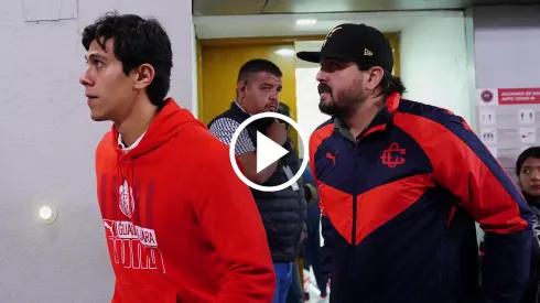 Amaury Vergara nunca había reaccionado ante jugadores de Chivas como tras la derrota con Mazatlán 
