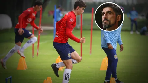 Armando González trabaja con el primer equipo de Chivas bajo la supervisión de Veljko Paunovic
