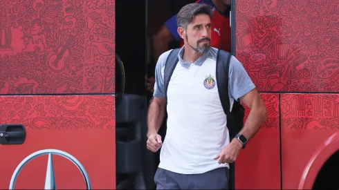 Veljko Paunovic y Chivas regresan este lunes a Guadalajara
