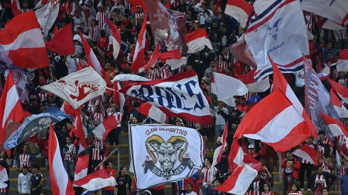 El Akron no estuvo lleno para el Chivas vs. Pumas.
