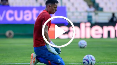 Óscar Whalley se lució con atajadas espectaculares en entrenamiento