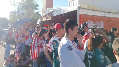 Así la firma de autógrafos de Cone y Pocho.
