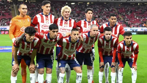 Alineación de Chivas para recibir a Pumas.
