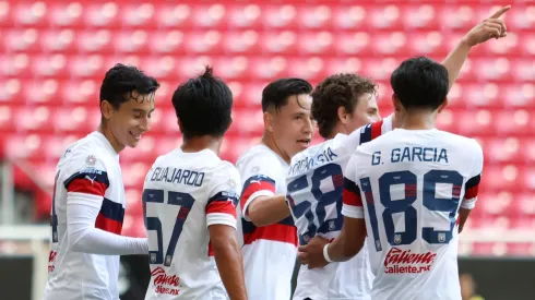 El debut que podría tener Chivas ante Pumas.
