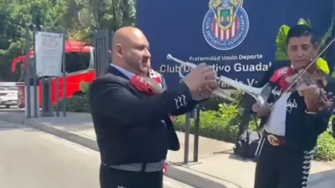 Mariachi y fiesta rojiblanca.
