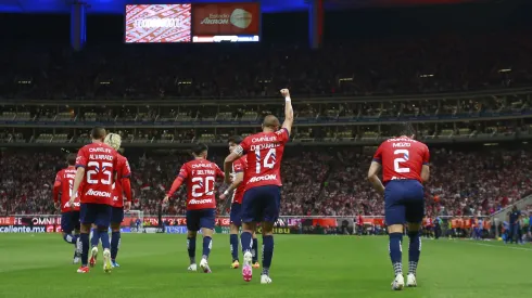 Chicharito Hernández anotó su primer gol con Chivas tras 14 años en Liga MX
