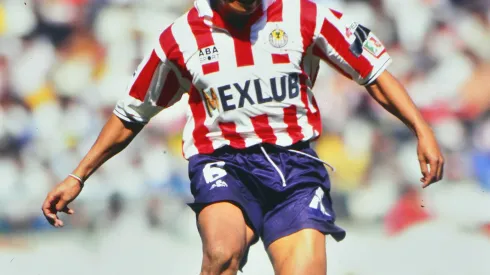 DISTRITO FEDERAL, MEXICO – ENERO 12: Alberto Coyote del Chivas durante el juego de la jornada 1 del Torneo Verano 1997  en el estadio Olimpico el 12 de enero de 1997, en el Distrito Federal, Mexico. (Foto: JAM MEDIA)
