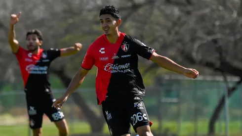 Daniel Cervantes convirtió con Chivas.
