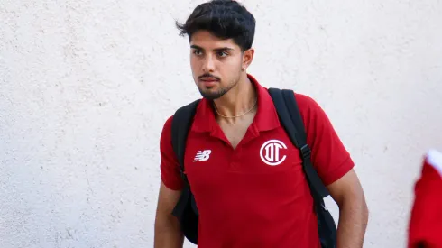Conoce a Mauricio Isaís quien es el jugador buscado por Chivas.
