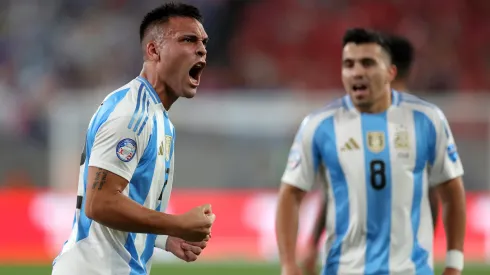 Lautaro Martínez celebra un gol de Argentina.
