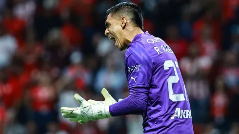 Raúl Rangel, portero de Chivas, en el partido de Liguilla ante Toluca.
