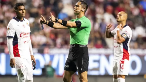 David Medrano destruyó al árbitro de Chivas vs. Tijuana.
