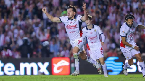 Alan Mozo marcó apenas su segundo gol con la playera de Chivas
