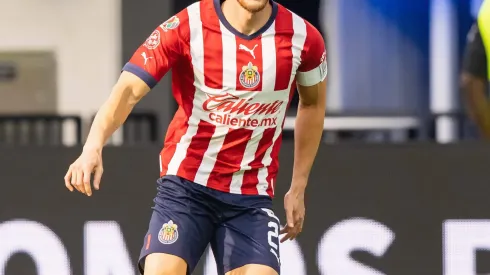 Llegó como bombazo a Chivas y ahora no encuentra equipo