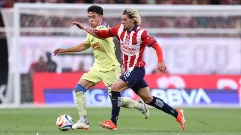 Cade Cowell en el partido entre Chivas y América en la semifinal de la Liguilla del Torneo Clausura 2024.
