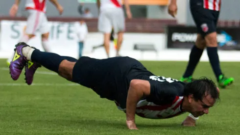 Gusano Nápoles en un festejo de sus goles.
