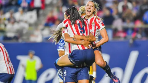 Las Chivas Femenil celebran el triunfo en San Luis.
