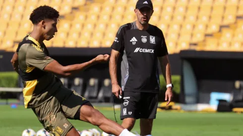 Veljko Paunovic en entrenamiento de Tigres.
