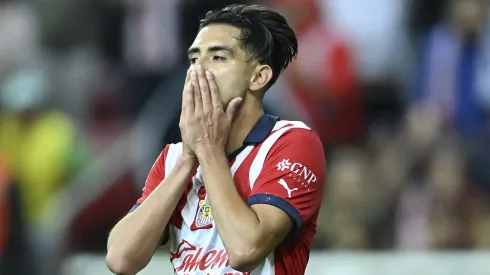 El atacante rojiblanco apenas suma ocho goles con las Chivas.
