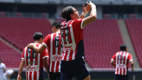 Teun Wilke festeja uno de sus goles en la victoria de Tapatío sobre Tepatitlán.
