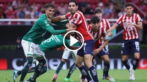 Antonio Briseño recibió la falta en el área que sentenció el penal para Chivas
