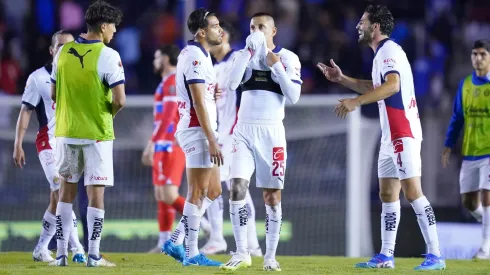 Ricardo Marín, Roberto Alvarado y Antonio Briseño se lamentan la derrota en la jornada 9 del Apertura 2024 de la Liga MX ante Cruz Azul.
