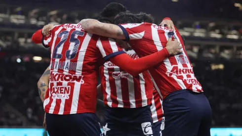 Chivas recupera futbolistas para la recta final.
