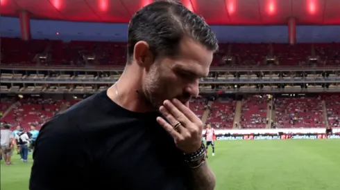 Pintita Gago tras un juego de Chivas.
