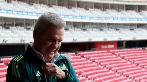 Vasco Aguirre en el Estadio Akron.
