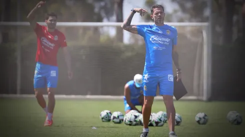 La salida de Fernando Gago en plena ronda regular generaría la búsqueda de un técnico interino en Chivas
