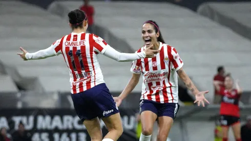 El abrazo entre Yamile y Caro tras el gol ante Tijuana.
